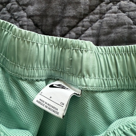 Nike Men’s Standard Fit Shorts – Teal Green - Picture 3 of 3